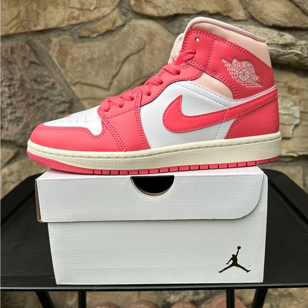 Air Jordan 1 Mid “Strawberries and Cream” Size 6.5 Women’s
